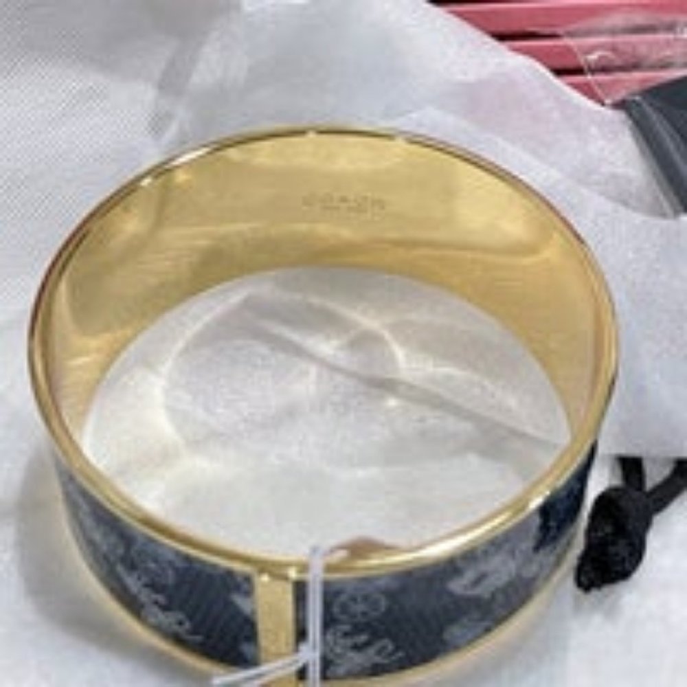 COACH HORSE & BANGLE - Picture 2 of 2